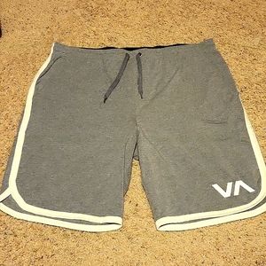 RVCA VA Basketball Shorts  | SIZE XL